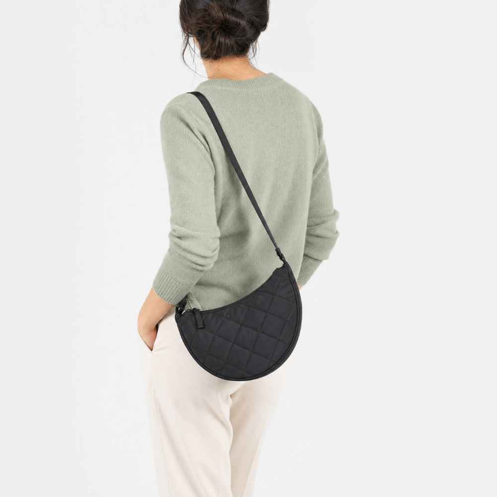 Sac bandoulière demi-lune matelassé