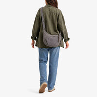 Sac bandoulière en toile souple et spacieux