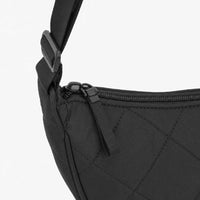 Sac bandoulière demi-lune matelassé